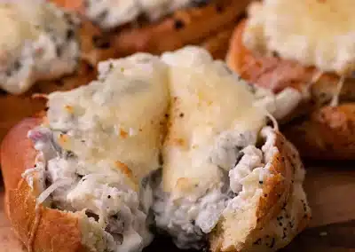 Creamy Spinach and Ham Bread Bowls